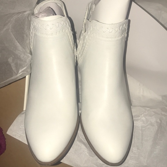 😍New White Faux Leather Booties❤️ - Picture 7 of 7